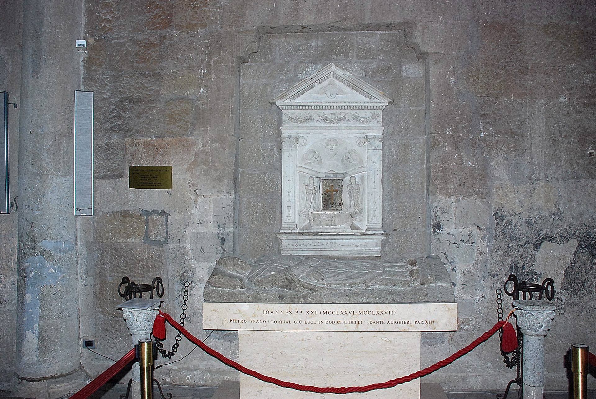 Peter of Spain's tomb - front view.JPG
